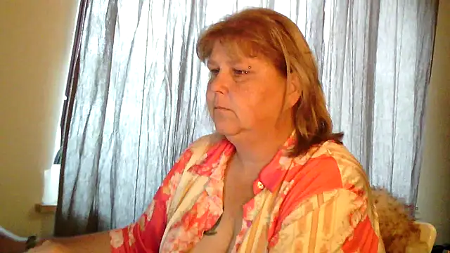 Snapshot of Sylviastar46 chatting on 12, 6, 2026 Sylviastar46 online show from 12, 6, 2026