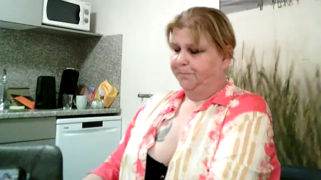 Sylviastar46 online show from 2, 4, 2026