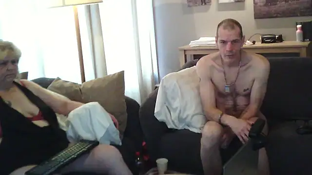 Sylviastar46 online show from 4, 12, 2025