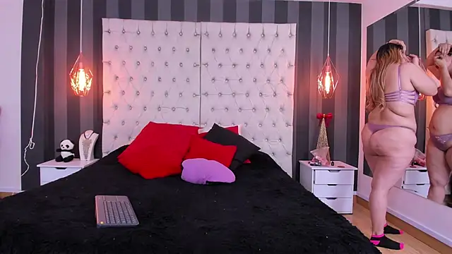 BrendaMarxhal online show from 8, 11, 2025