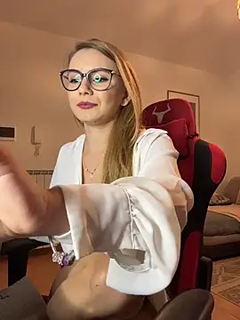 AlessiaCreed online show from 11, 11, 2025