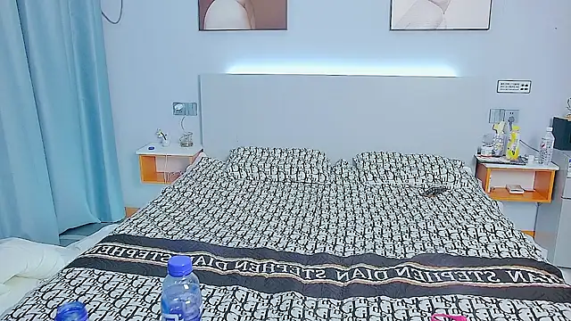 yueyue558 online show from 7, 11, 2025