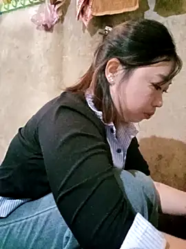 julybe online show from 1, 12, 2025