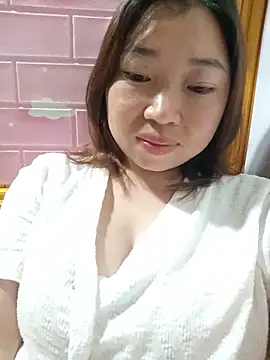 Snapshot of julybe chatting on 12, 6, 2026 julybe online show from 12, 6, 2026