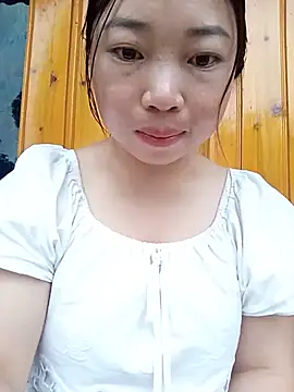 Snapshot of julybe chatting on 10, 7, 2026 julybe online show from 10, 7, 2026
