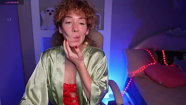 SophieTynes online show from 11, 11, 2025