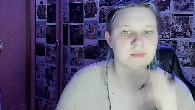 Snapshot of FoxPlayXX chatting on 12, 6, 2026 FoxPlayXX online show from 12, 6, 2026
