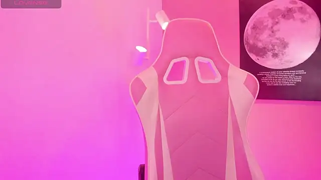 KaylaPrince  online show from 1, 11, 2025