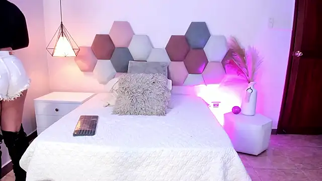 HannaaWells online show from 15, 1, 2026