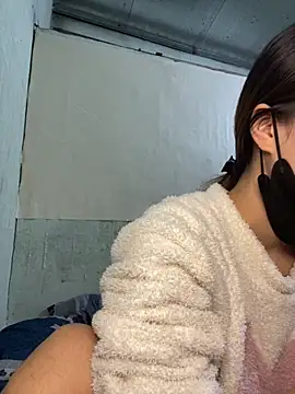 BUNNY050465 online show from 6, 11, 2025