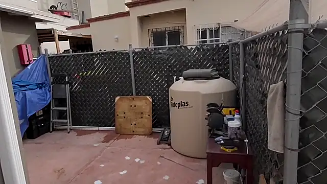 ezrah23 online show from 10, 2, 2026