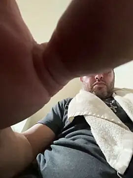 ezrah23 online show from 17, 4, 2026