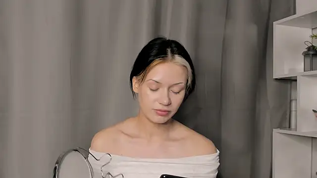 BrandiFraise online show from 2, 11, 2025