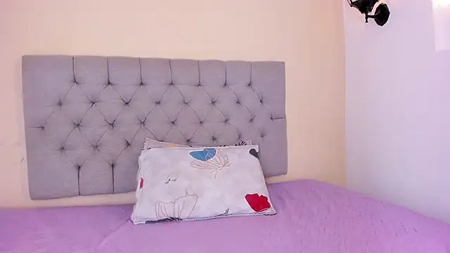 MiaBloom   online show from 28, 11, 2025