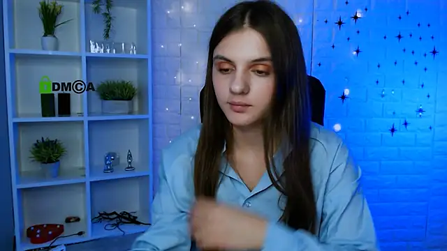 lisa dark  online show from 4, 6, 2026