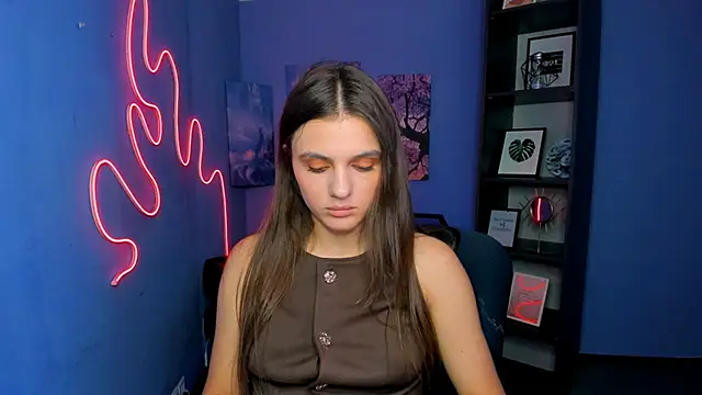 lisa dark  online show from 26, 5, 2026