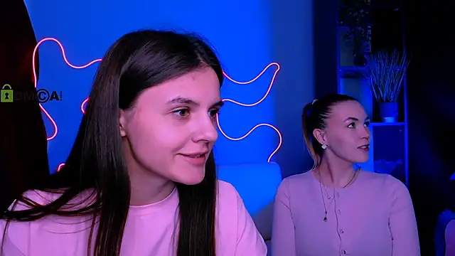 lisa dark  online show from 21, 4, 2026