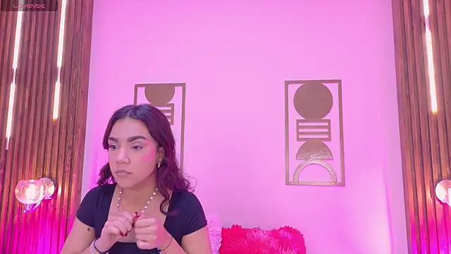 RubyCollins  online show from 6, 11, 2025