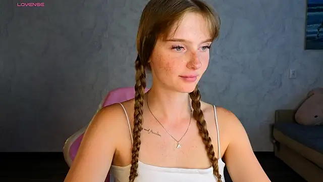 Lovelly molly1 online show from 18, 7, 2026