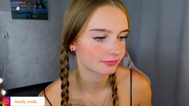 Lovelly molly1 online show from 6, 11, 2025