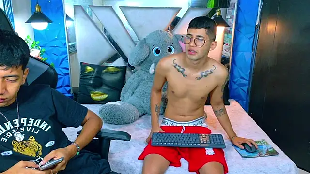 Snapshot of darwinandbrayann chatting on 15, 1, 2026 darwinandbrayann online show from 15, 1, 2026