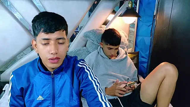 Snapshot of darwinandbrayann chatting on 13, 1, 2026 darwinandbrayann online show from 13, 1, 2026