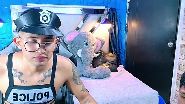 Snapshot of darwinandbrayann chatting on 11, 1, 2026 darwinandbrayann online show from 11, 1, 2026