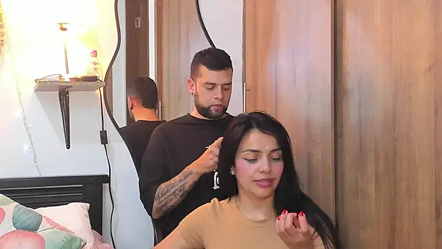 Snapshot of MailynAndNick chatting on 5, 11, 2025 MailynAndNick online show from 5, 11, 2025