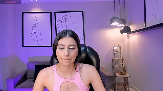 BellaConnorX online show from 9, 5, 2026