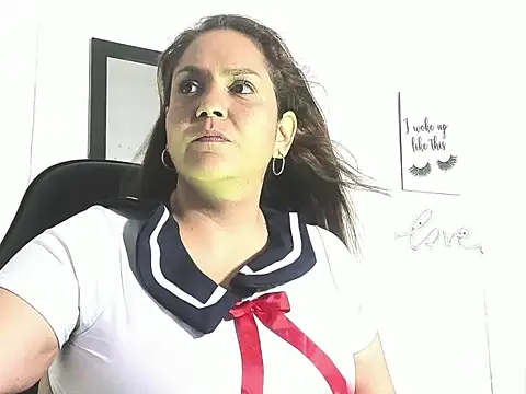 Evaa white online show from 12, 1, 2026