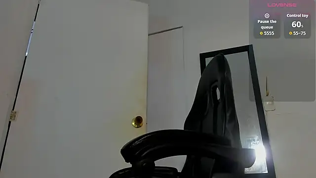 Evaa white online show from 7, 2, 2026