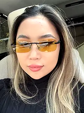 limkiss online show from 6, 11, 2025