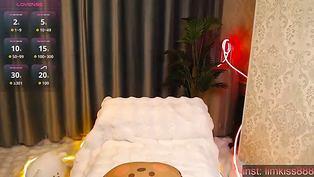 limkiss online show from 3, 11, 2025