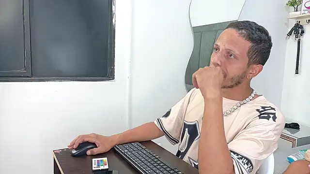 Snapshot of DamianandEva chatting on 1, 7, 2026 DamianandEva online show from 1, 7, 2026