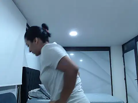 CamilaaOficial online show from 16, 11, 2025