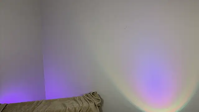 Snapshot of MilaSweethome chatting on 8, 11, 2025 MilaSweethome online show from 8, 11, 2025