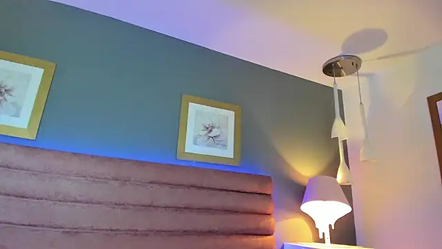 Snapshot of RavynRouge_ chatting on 6, 1, 2026 RavynRouge online show from 6, 1, 2026