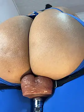 Natural BIGASS Nina online show from 19, 4, 2026