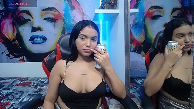 Snapshot of valeria_martinez19 chatting on 5, 6, 2026 valeria martinez19 online show from 5, 6, 2026
