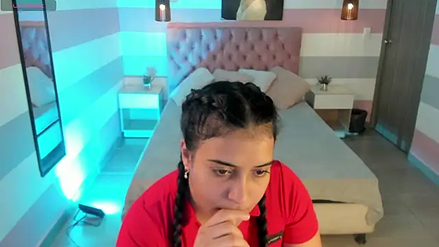Snapshot of katynavarro chatting on 7, 11, 2025 katynavarro online show from 7, 11, 2025