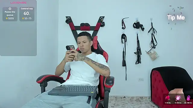 Steven19 LatinBoy online show from 15, 11, 2025