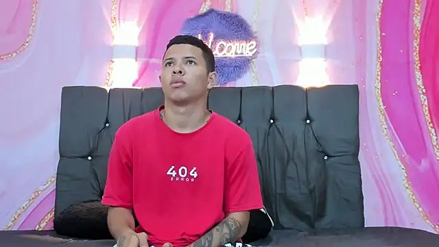 Steven19 LatinBoy online show from 5, 12, 2025