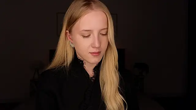 Snapshot of adele_armass chatting on 22, 7, 2026 adele armass online show from 22, 7, 2026