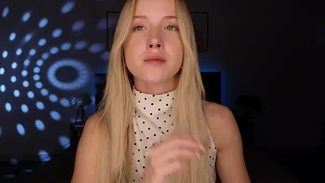 Snapshot of adele_armass chatting on 30, 7, 2026 adele armass online show from 30, 7, 2026