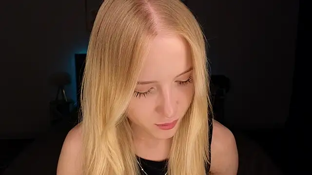 Snapshot of adele_armass chatting on 18, 6, 2026 adele armass online show from 18, 6, 2026