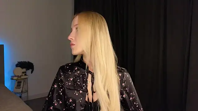 Snapshot of adele_armass chatting on 3, 8, 2026 adele armass online show from 3, 8, 2026