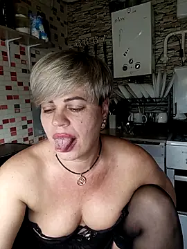 Snapshot of MilkySky chatting on 7, 11, 2025 MilkySky online show from 7, 11, 2025