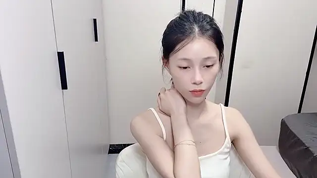 Snapshot of yuyu-33 chatting on 7, 11, 2025 yuyu-33 online show from 7, 11, 2025