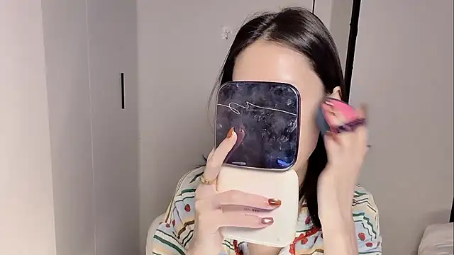 Snapshot of yuyu-33 chatting on 22, 11, 2025 yuyu-33 online show from 22, 11, 2025