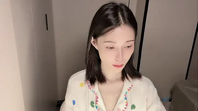 Snapshot of yuyu-33 chatting on 23, 11, 2025 yuyu-33 online show from 23, 11, 2025